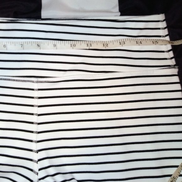 Glyder Mantra Crop White & Black Stripe (Lululemon Quiet Stripe dupe) - Picture 8 of 13